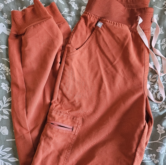 Figs Scrub Set - Picture 2 of 3